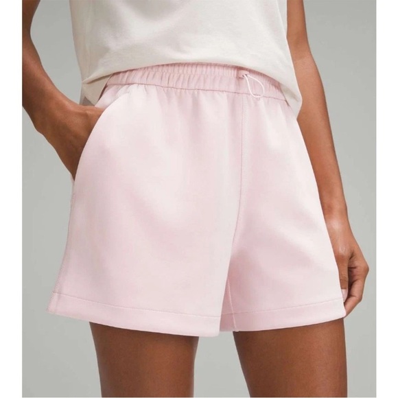Lululemon Softstreme High Rise 4 inch Shorts Pink Stretch Pockets Sz 4 - Picture 1 of 9